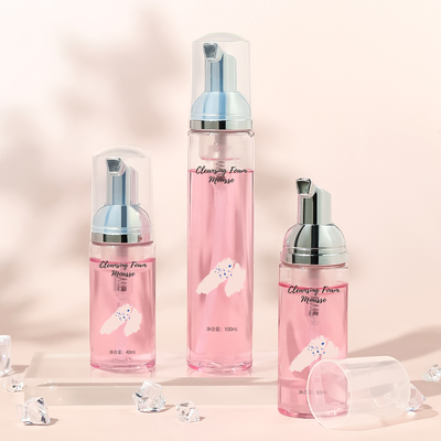 スキンケアとシャンプー製品用の白いプラスチックフォームポンプボトル、キャップ付き